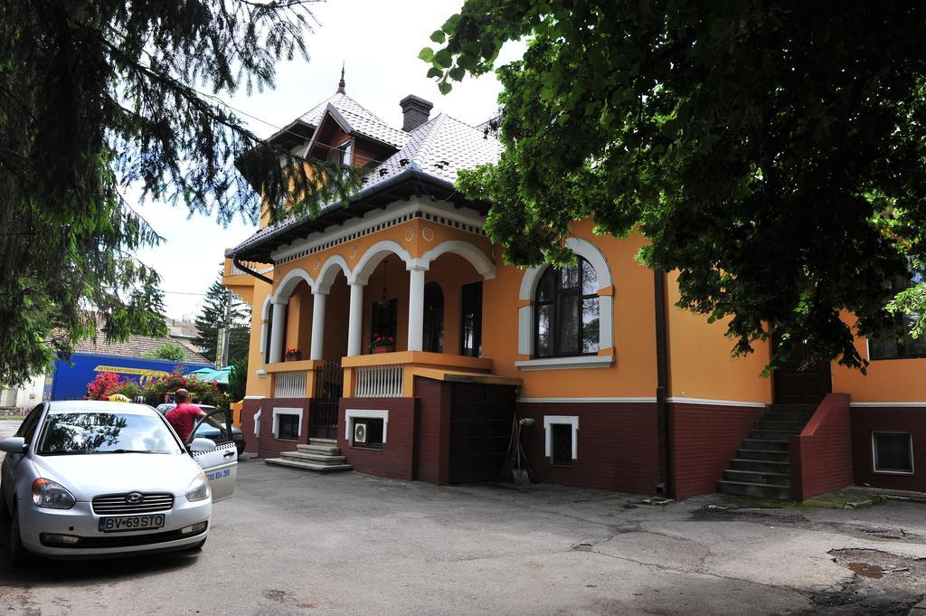 Pensiunea Onix Făgăraş Exteriör bild