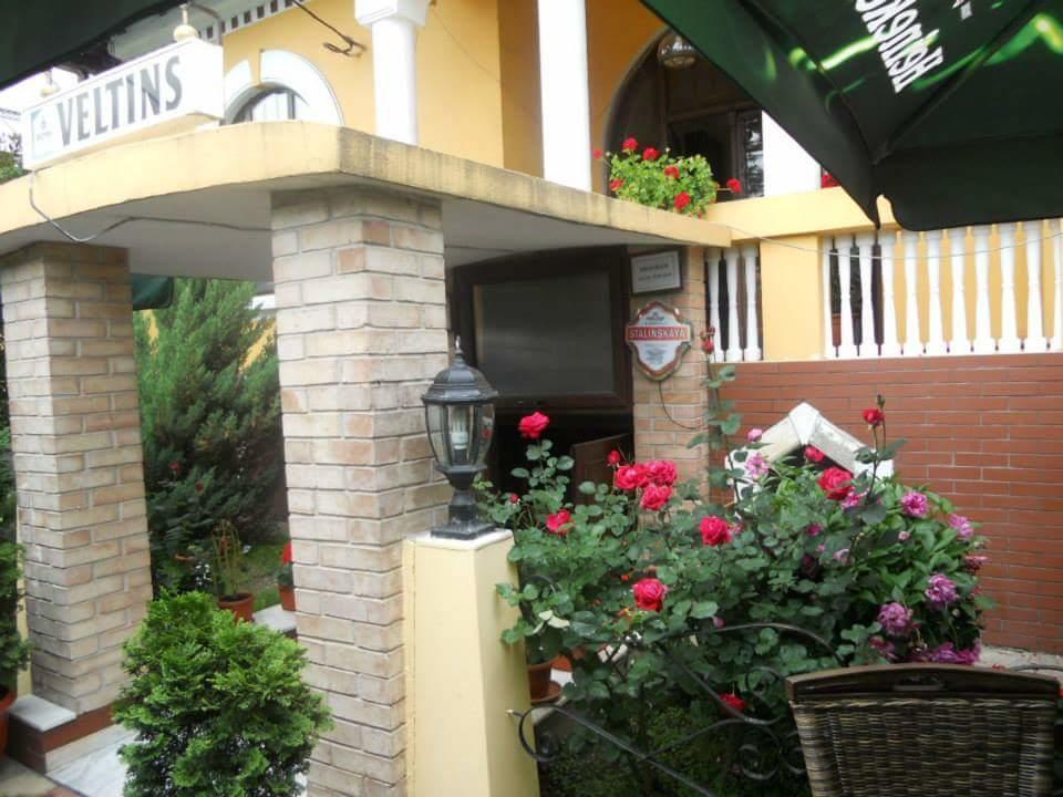 Pensiunea Onix Făgăraş Exteriör bild